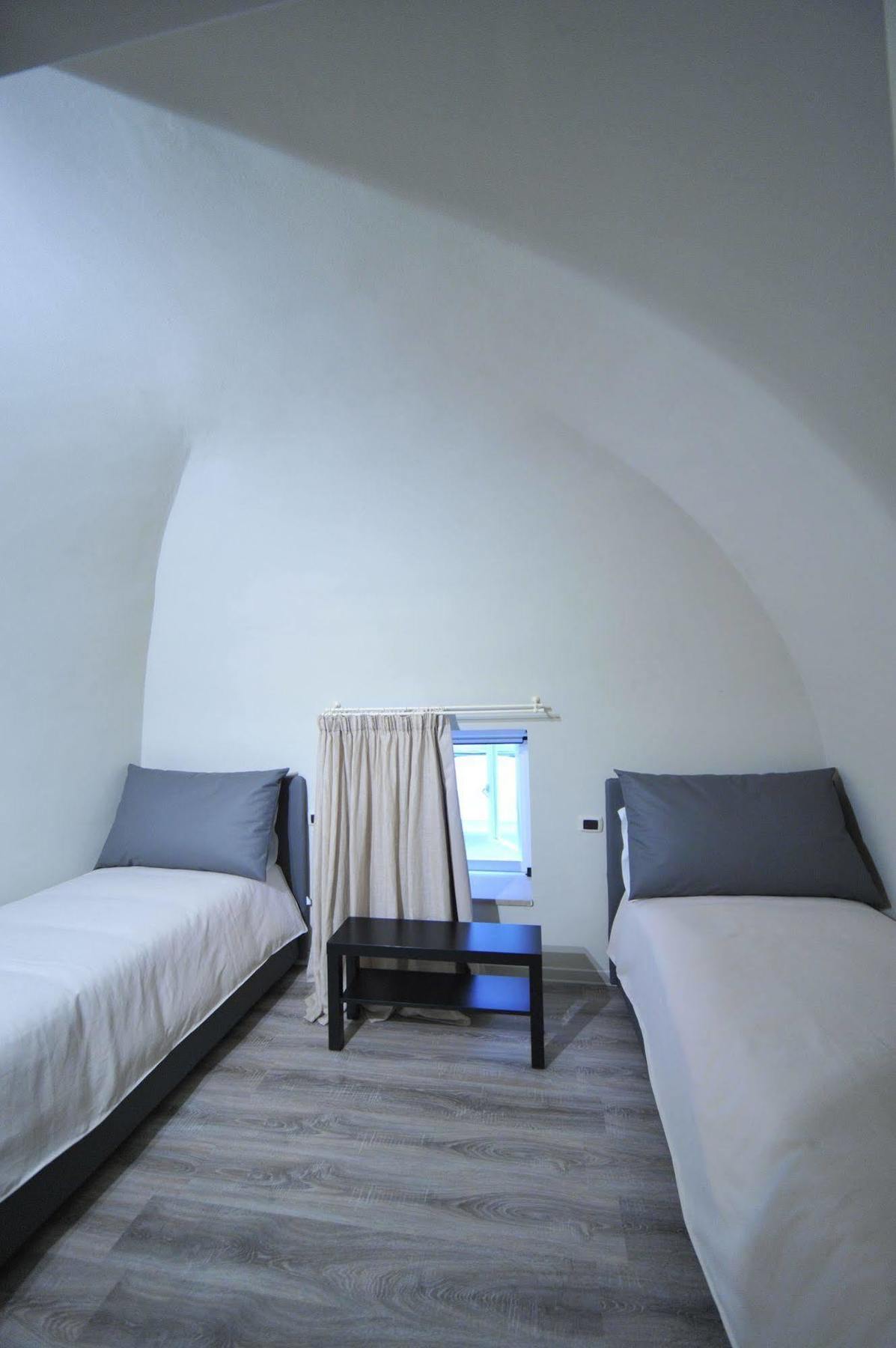 Gatto Bianco House Bed and Breakfast Bari Exteriör bild